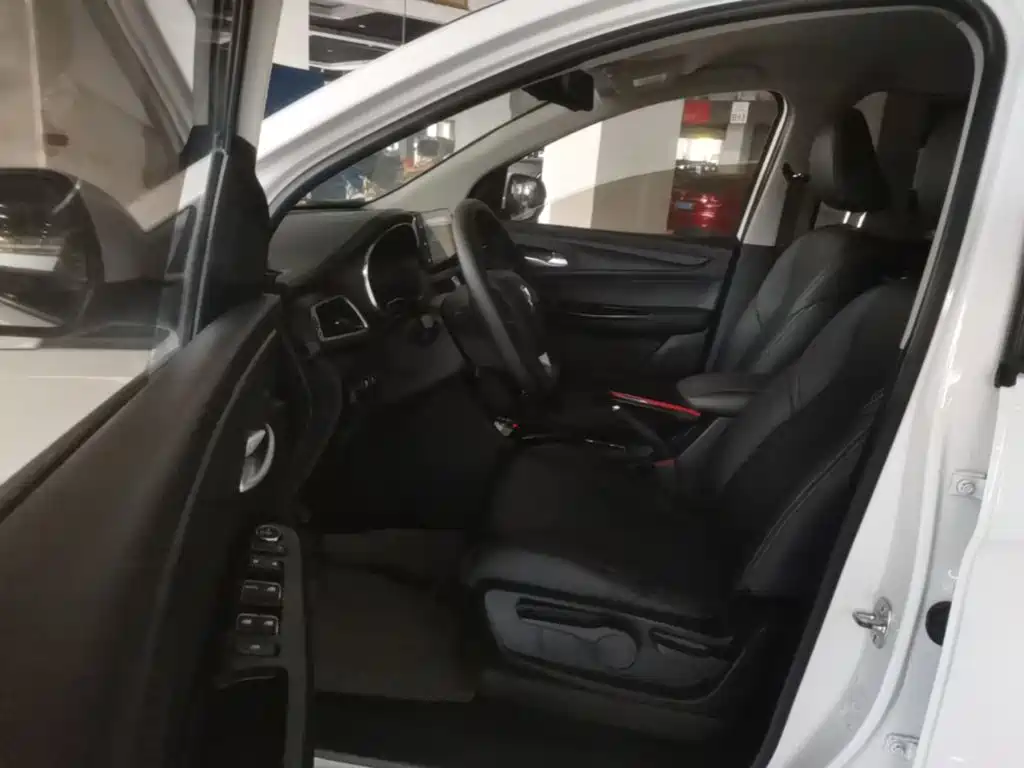Baojun 730 2019 2019 1.5T CVT Fashion Edition 7-Seater China VI