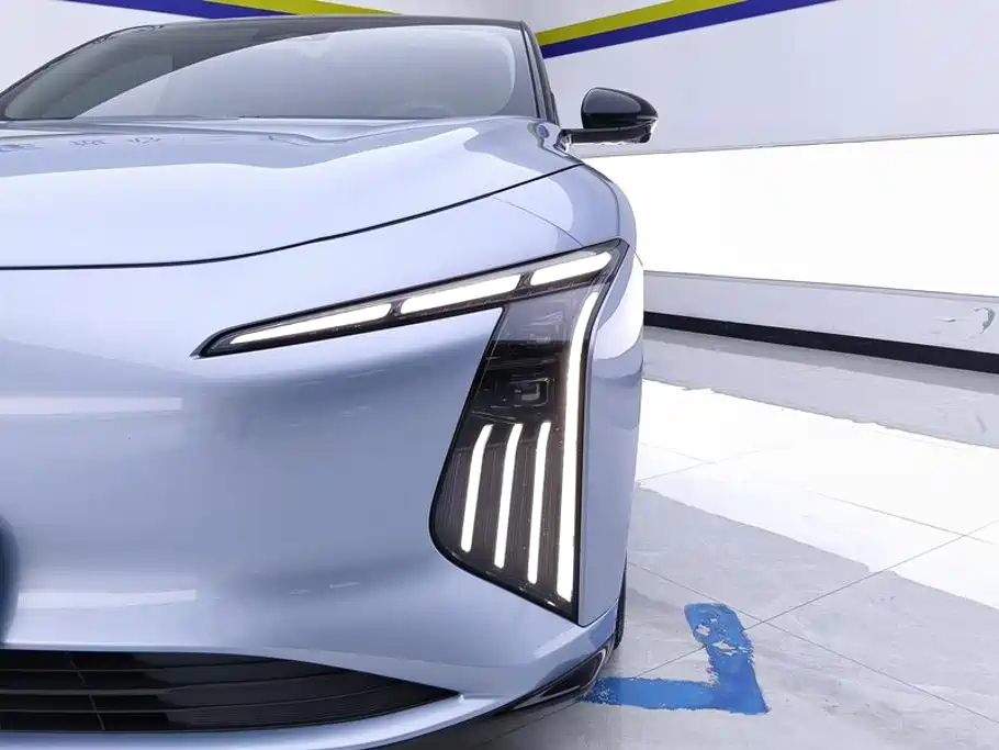 Dongfeng Fengxing Stellar S7 2025 2026 Model 650 Ultra-Fast Charge Luxury Edition