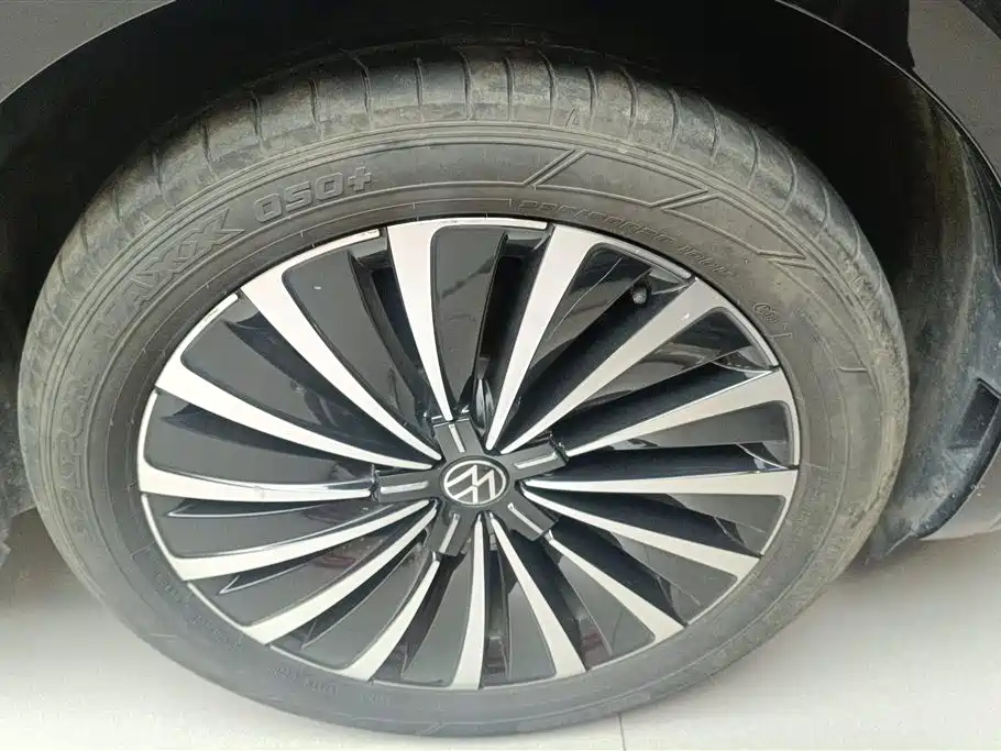 Volkswagen Viloran 2024 380TSI Executive Edition фото 6