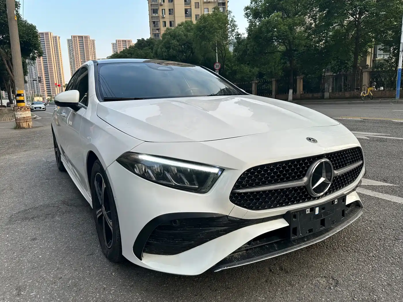 Mercedes-Benz A-Class 2023 A 200 L Fashion фото 3