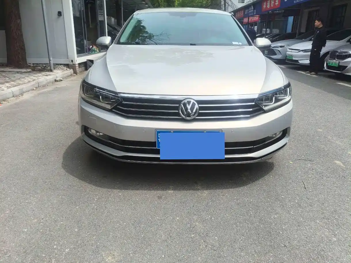 Volkswagen Magotan 2018 Facelift 330TSI DSG Luxury фото 2