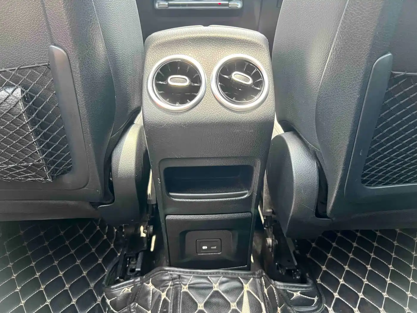 Mercedes-Benz GLB 2021 GLB 200 Dynamic фото 28