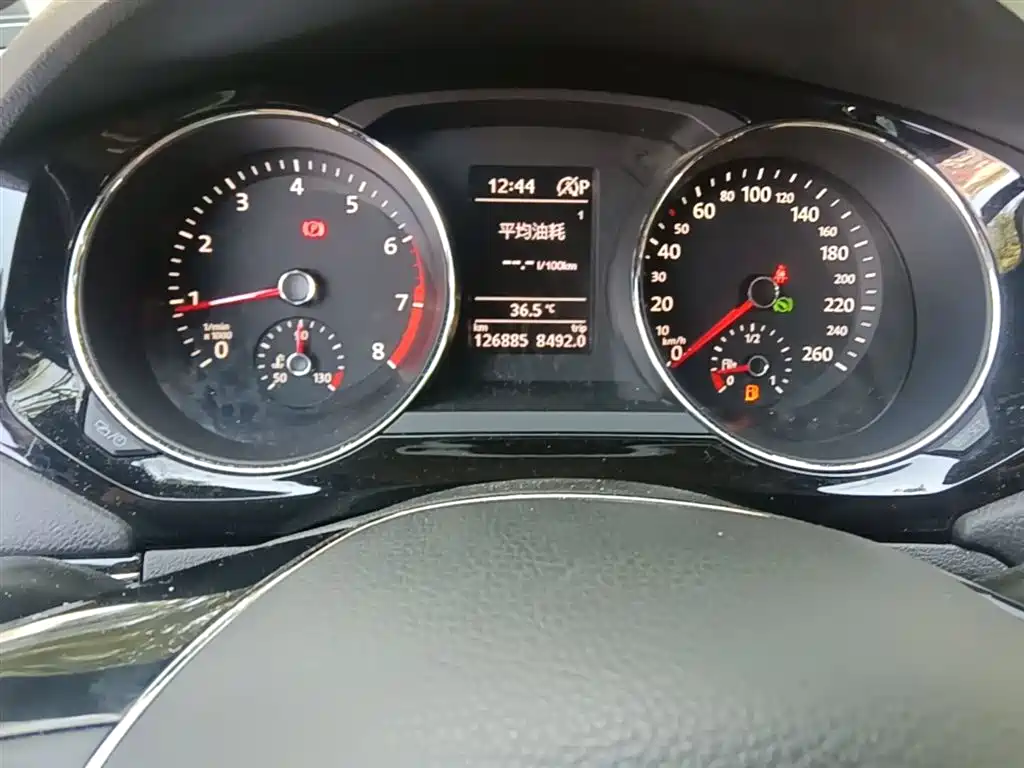 Volkswagen Sagitar 2018 280TSI DSG Spark Edition фото 19