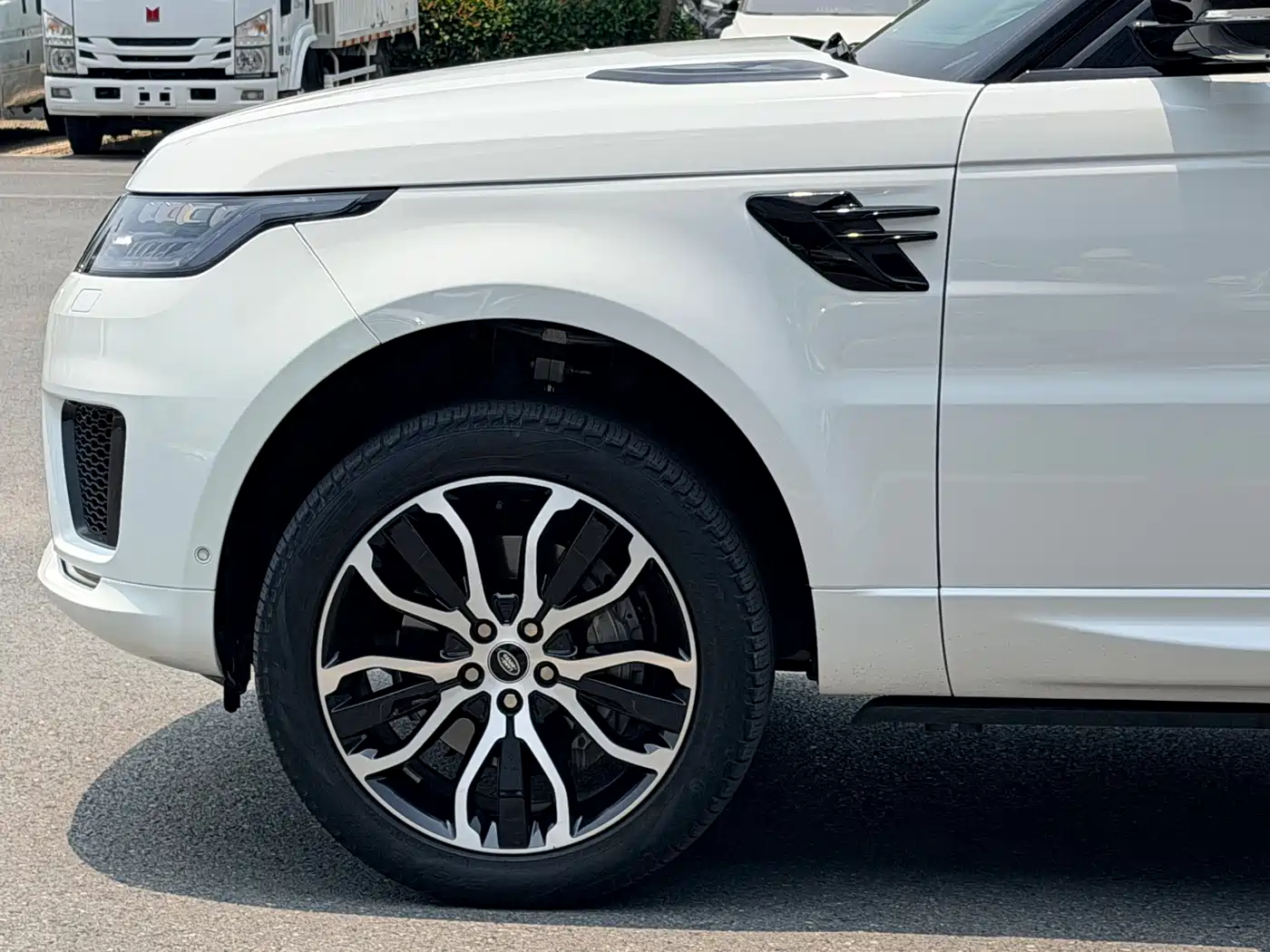 Land Rover Range Rover Sport 2022 3.0 L6 Gloss Black Edition фото 7