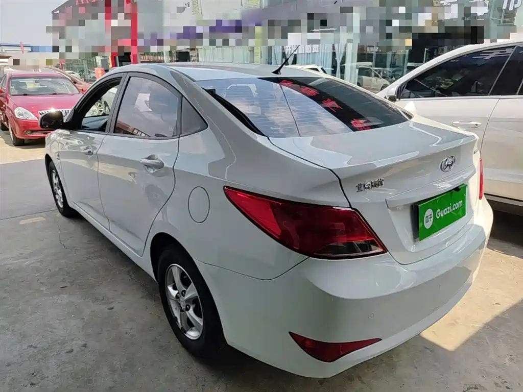 Hyundai Verna 2016 1.4L Manual Smart GLS фото 5