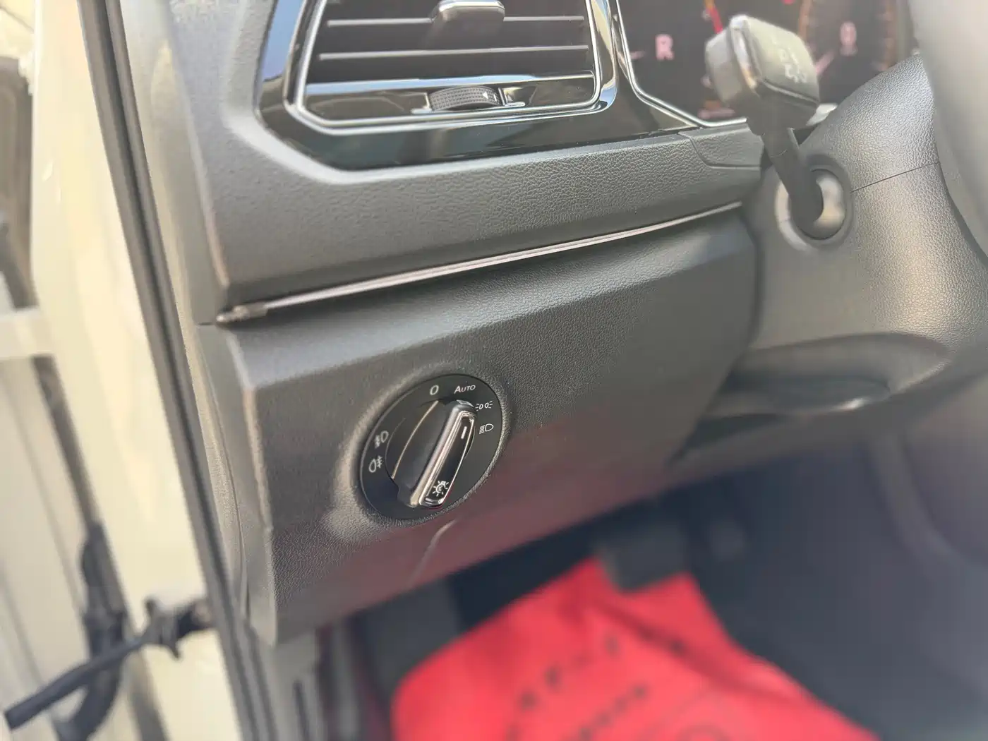 Volkswagen T-ROC 2022 280TSI DSG 2WD Comfort PLUS фото 9