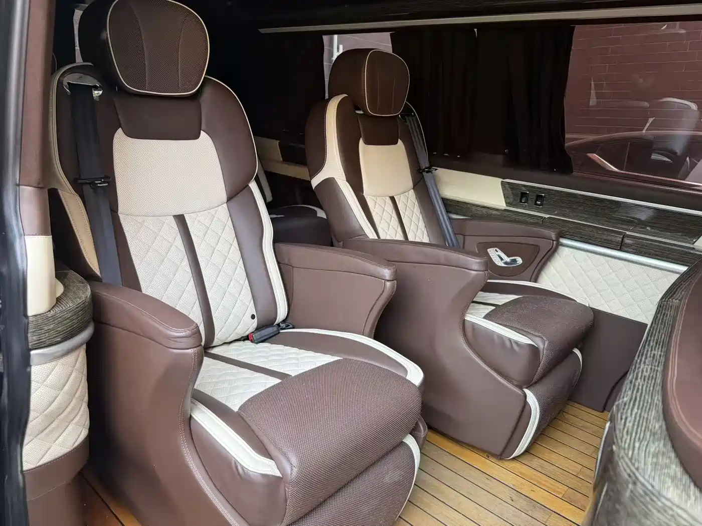 Volkswagen Caravelle 2019 2.0TSI 4WD Luxury 7-seater фото 6