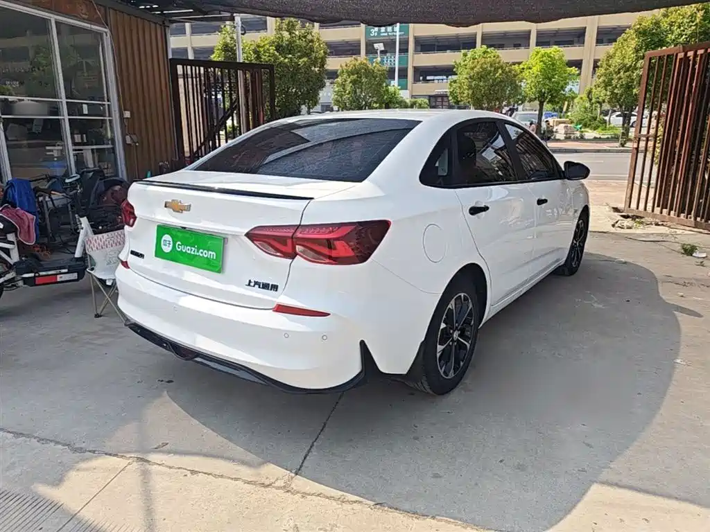 CHEVROLET CRUZE