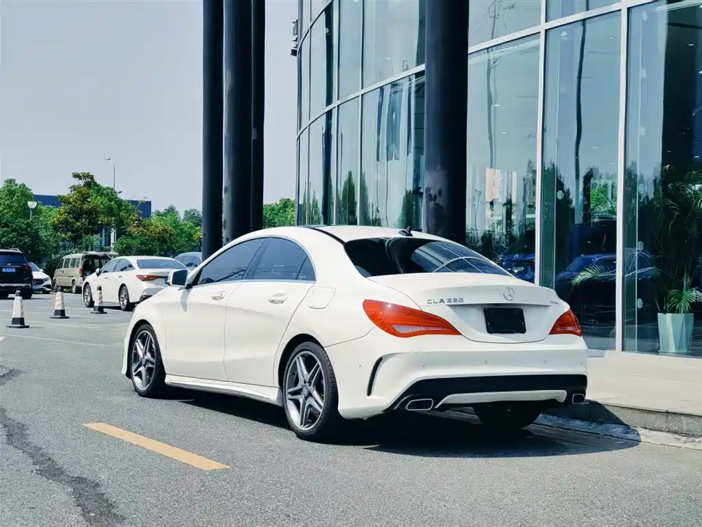 Mercedes-Benz CLA (Import) 2015 CLA 220 4MATIC фото 4