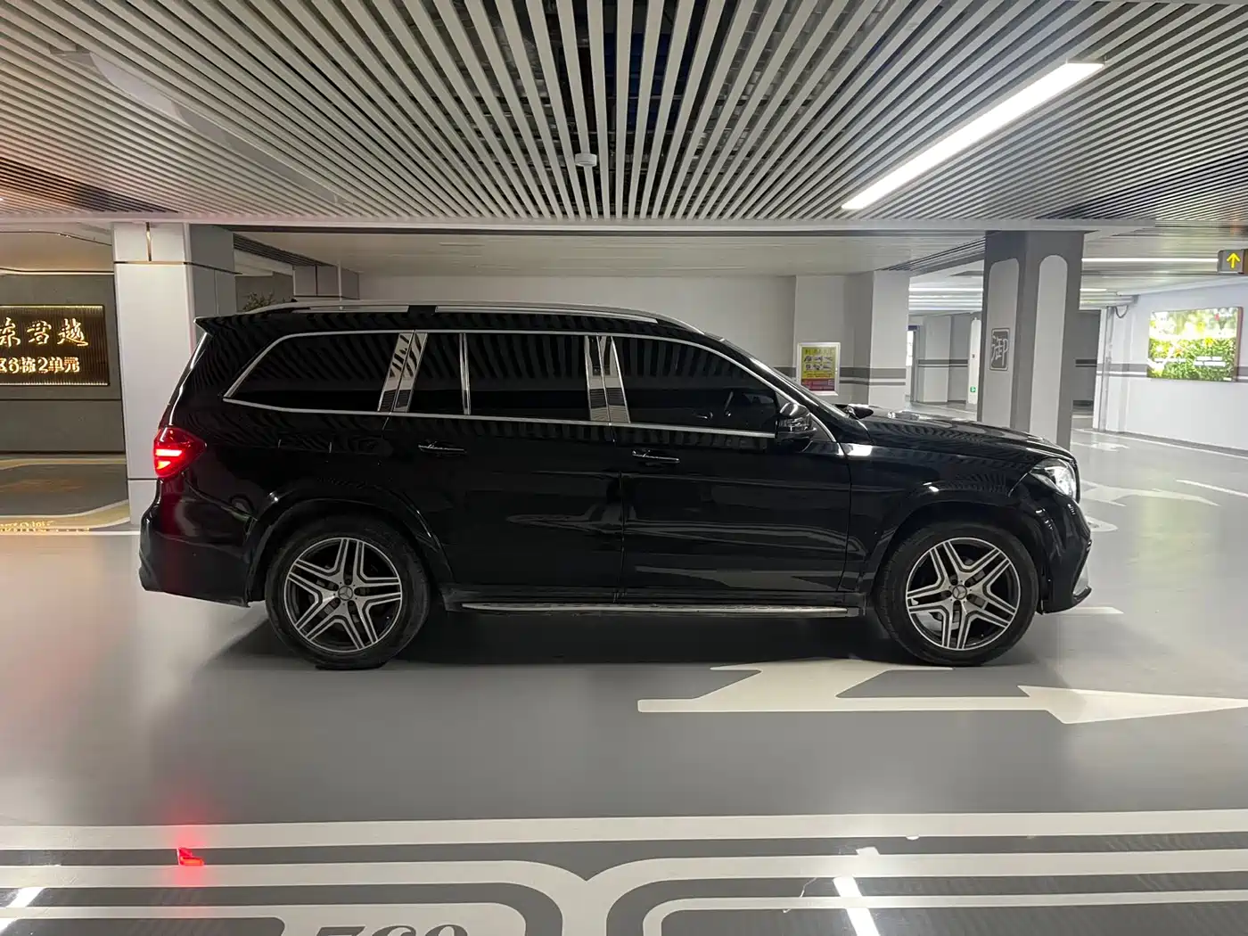 Mercedes-Benz GLS 2017 GLS 400 4MATIC Fashion фото 24