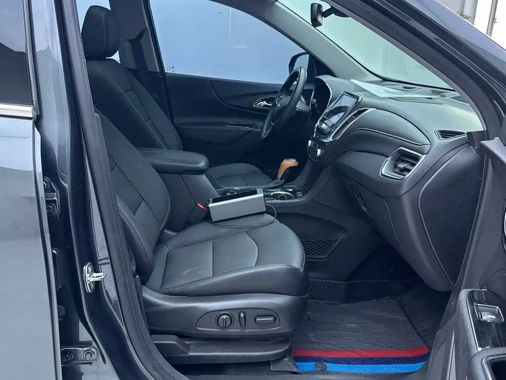 Chevrolet Equinox 2018 550T Automatic 4WD Guardian Edition фото 18