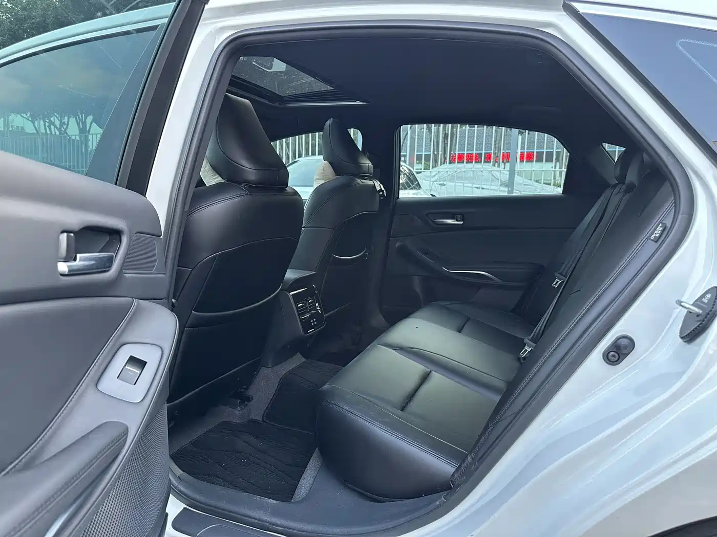 Toyota Avalon 2024 Model 2.0L Progressive Edition фото 15