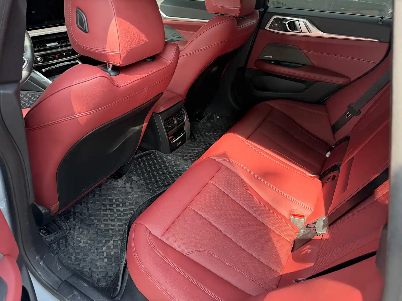 BMW 4 Series 2024 430i Gran Coupe M Sport Shadowline Package фото 9