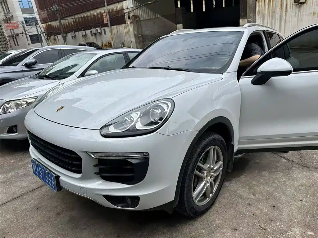 Porsche Cayenne 2016 Cayenne Platinum Edition 3.0T фото 5
