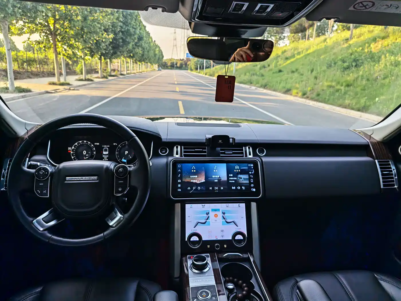 Land Rover Range Rover 2015 3.0 TDV6 Vogue фото 5