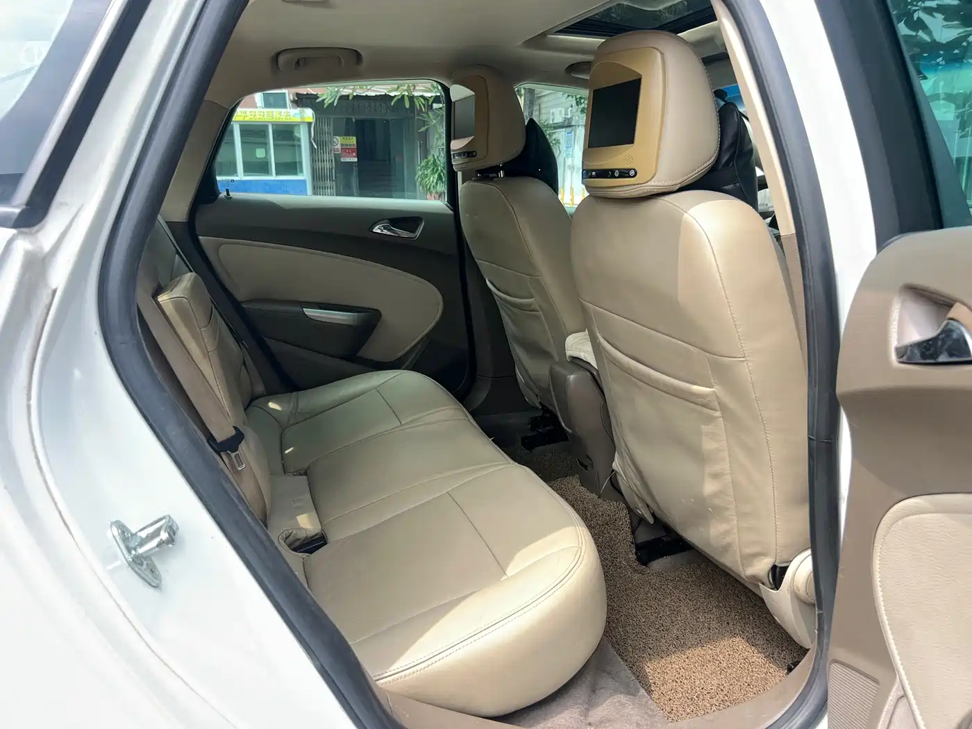 Фото 16 - Buick Excelle