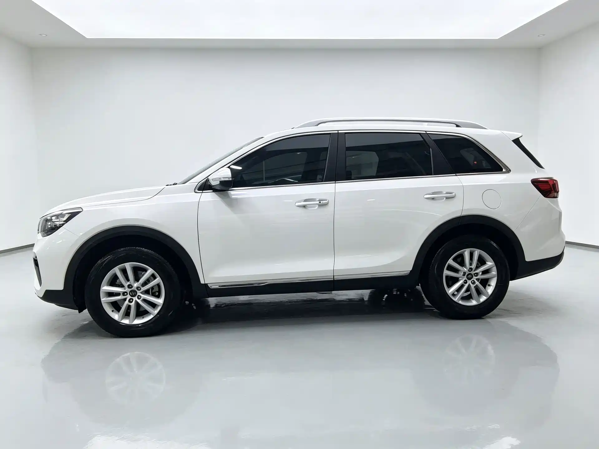 Photo 15 - Kia KX7