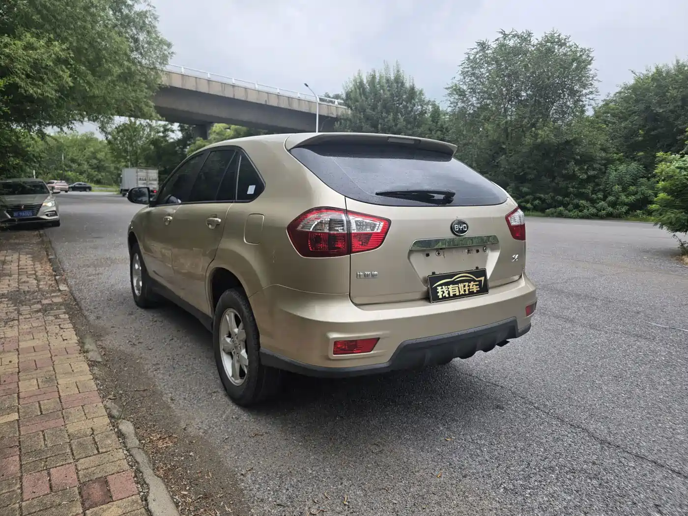 BYD S6 2014 2014 Model 2.0L Manual Luxury 5-Seater
