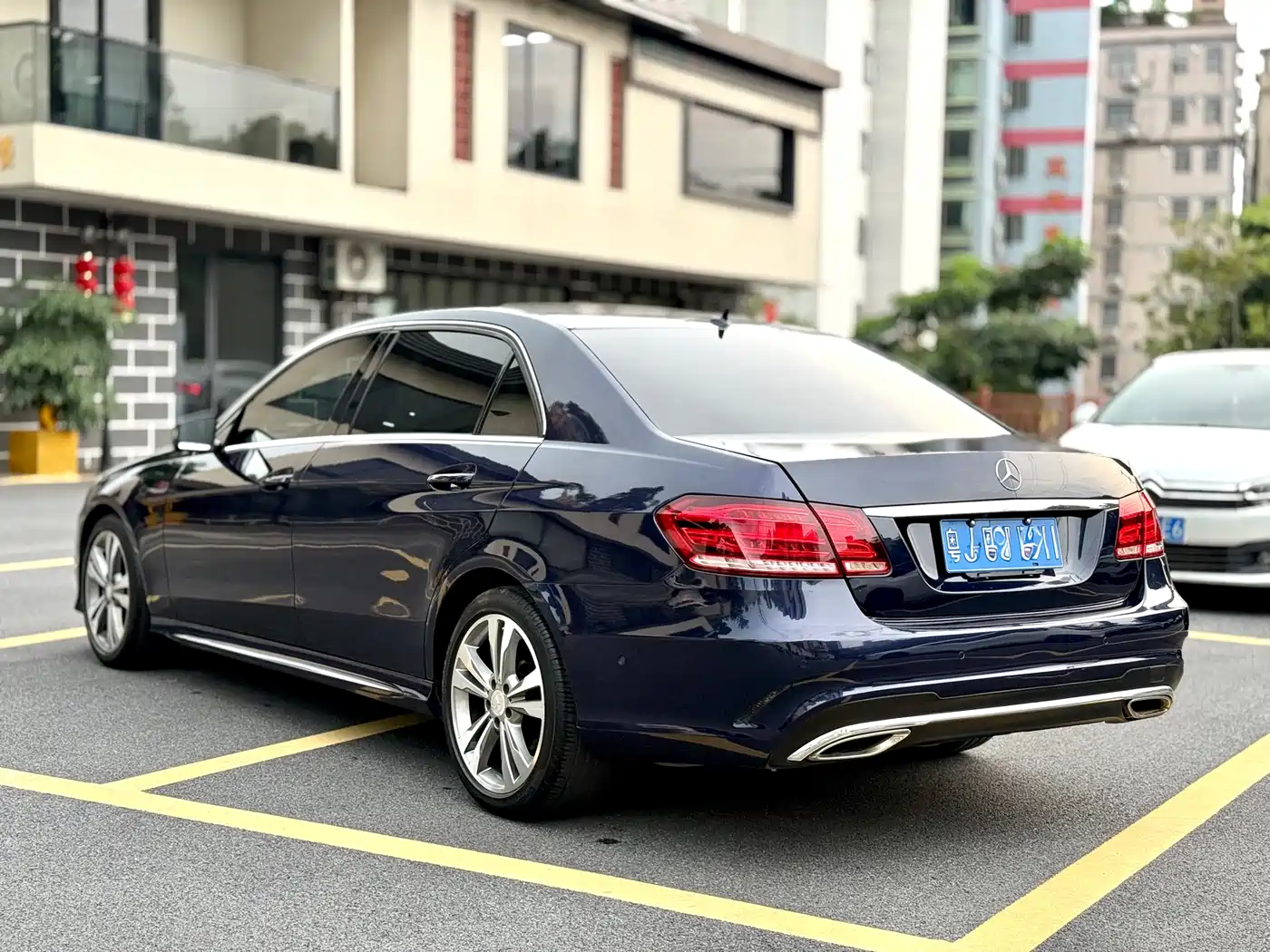 Mercedes-Benz E-Class 2015 E 260 L Sport фото 4