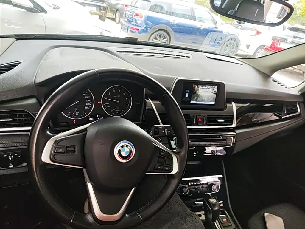 BMW 2 Series Touring 2016 218i Sport Design Package фото 10