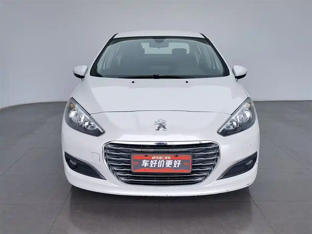 Peugeot 308 2014 Model Joy Edition Classic 1.6L Automatic Superior Style фото 3