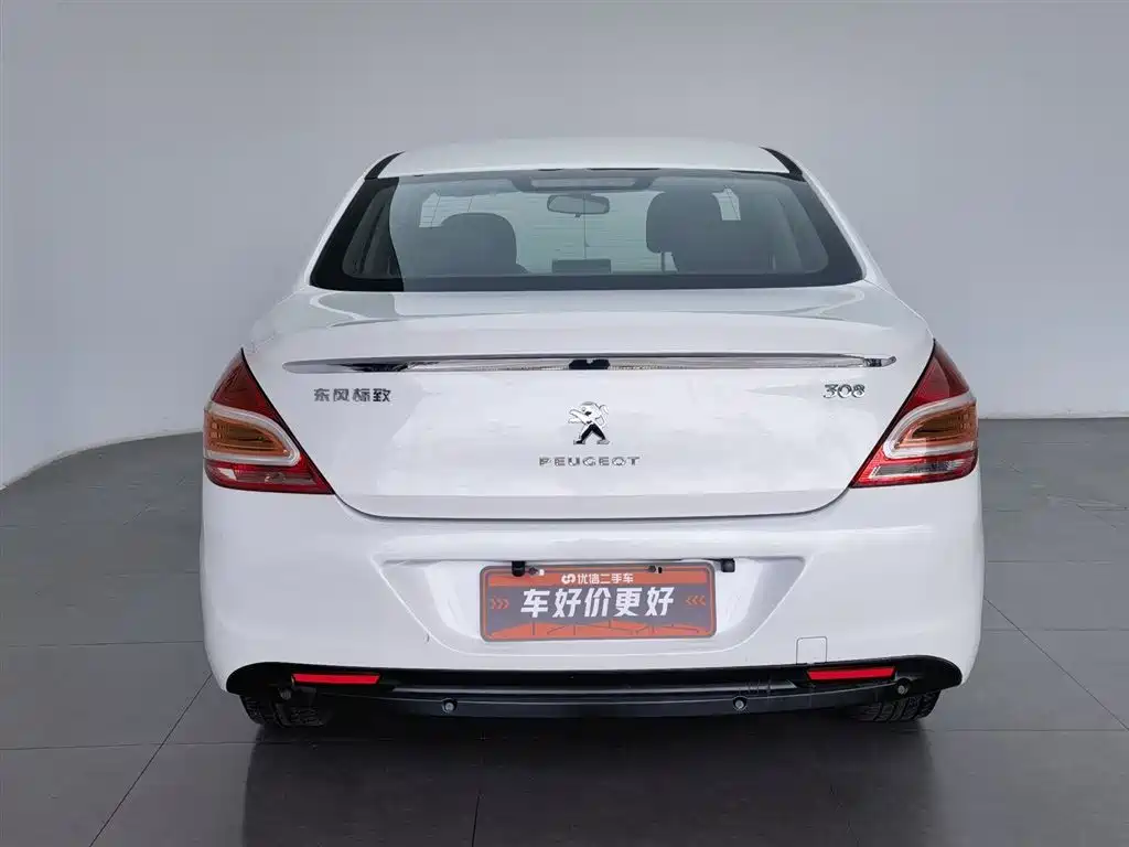 Peugeot 308 2014 Model Joy Edition Classic 1.6L Automatic Superior Style фото 4