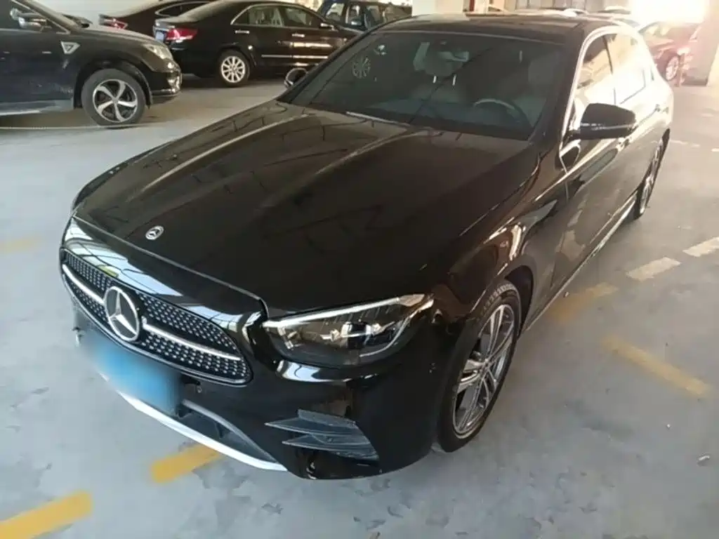 Фото 2 - Mercedes-Benz E-Class