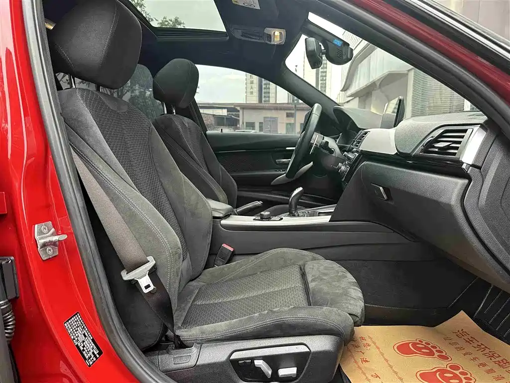 BMW 3 Series 2017 320i M Sport фото 6