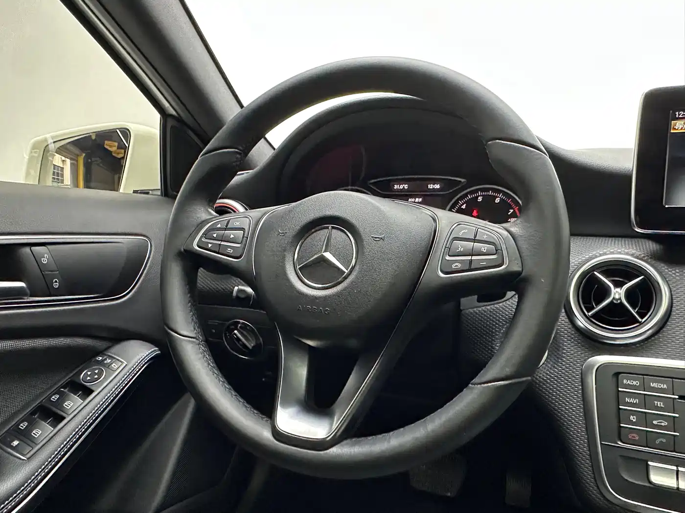 Mercedes-Benz A-Class (Import) 2017 A 200 Dynamic Edition фото 10