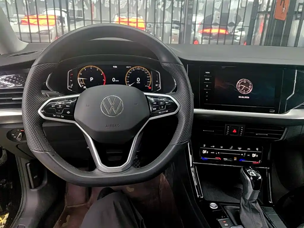 Volkswagen Passat 2024 380TSI Dragon Soaring Edition фото 10