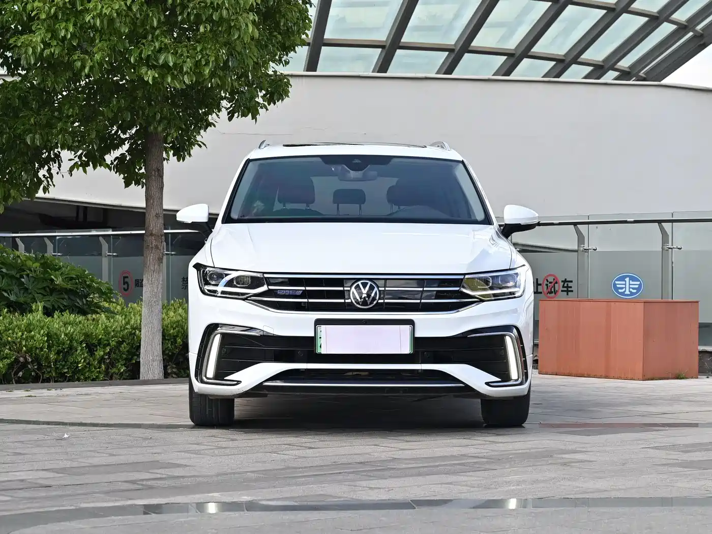 Volkswagen Tiguan L PHEV 2023 430PHEV Plug-in Hybrid Premium фото 2