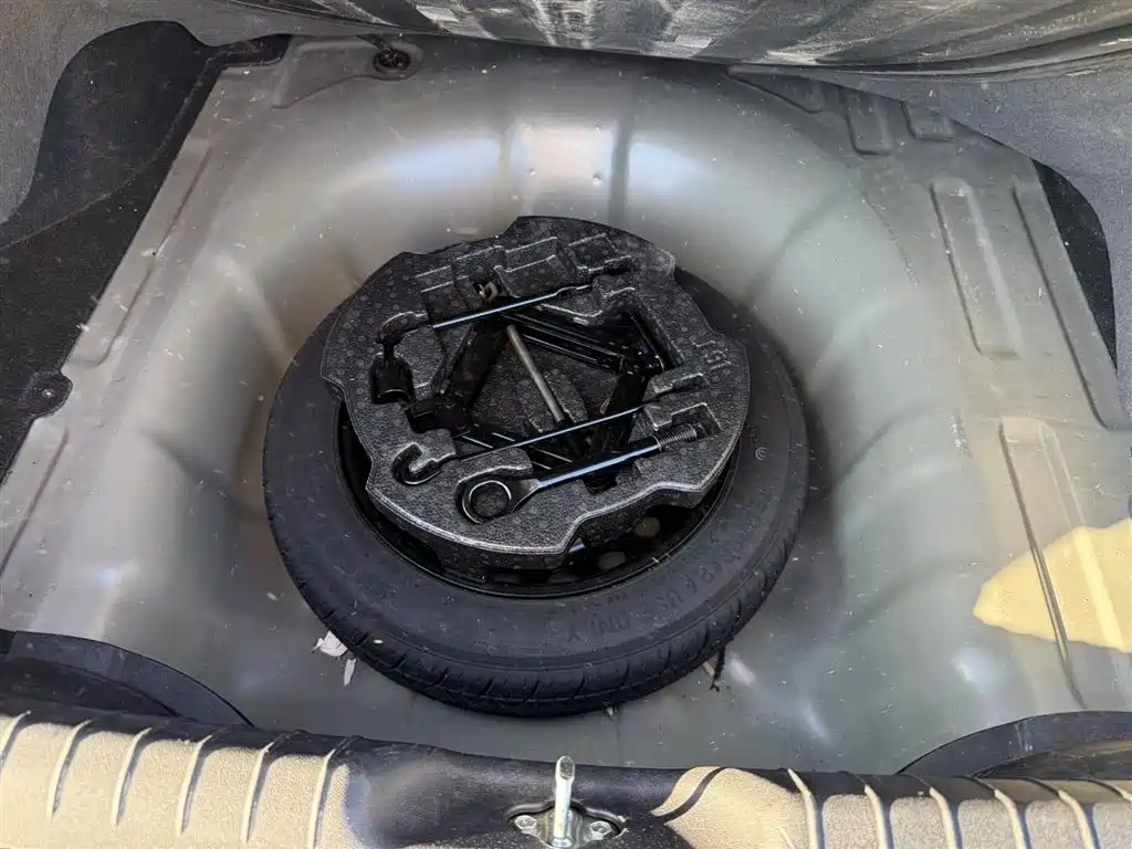 Hyundai Elantra 2023 1.5L CVT TOP Flagship Edition фото 10