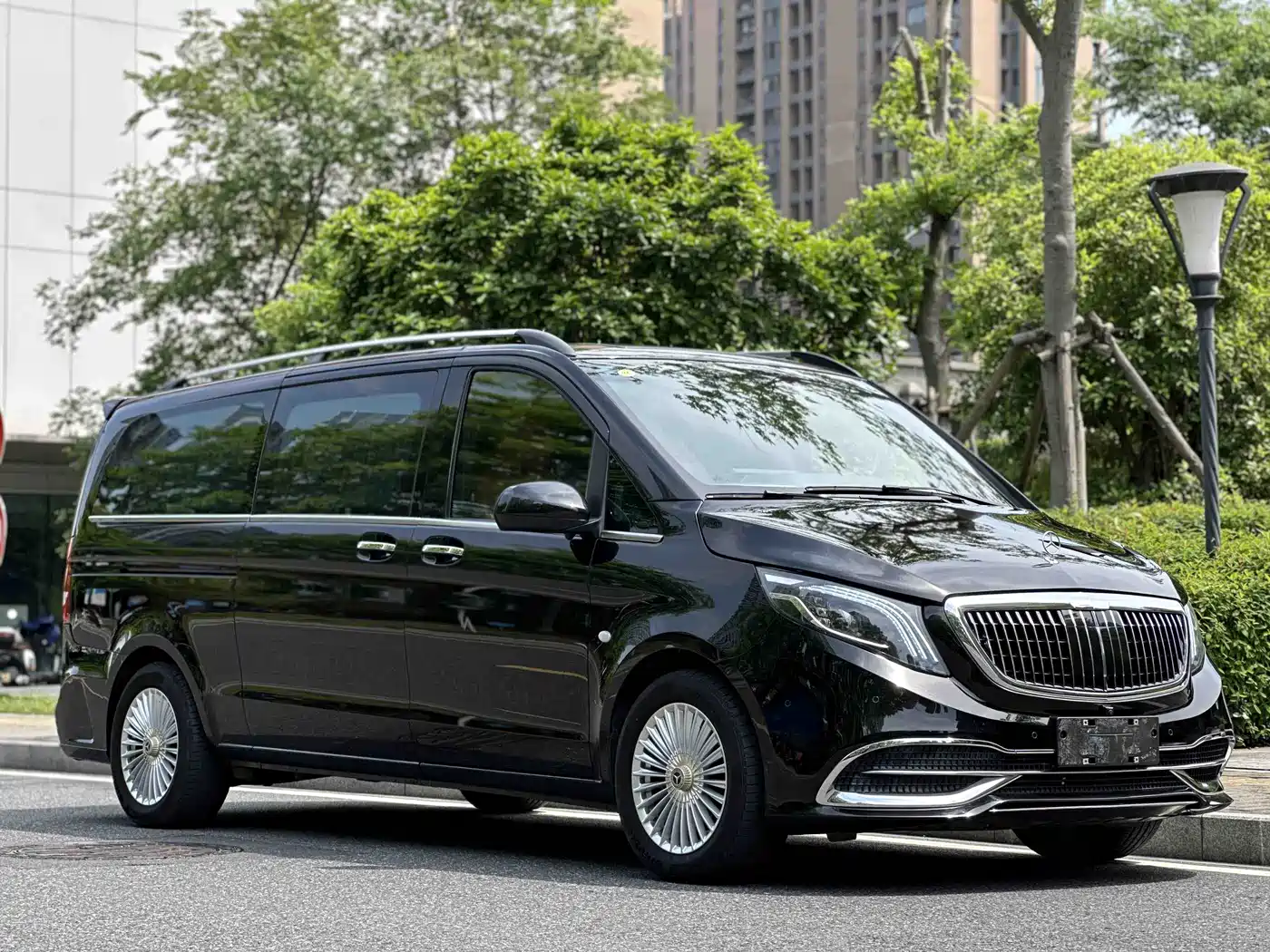 Mercedes-Benz Vito 2023 2.0T Business 7-Seater фото 3