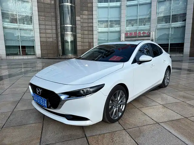 Mazda 3 Axela 2022