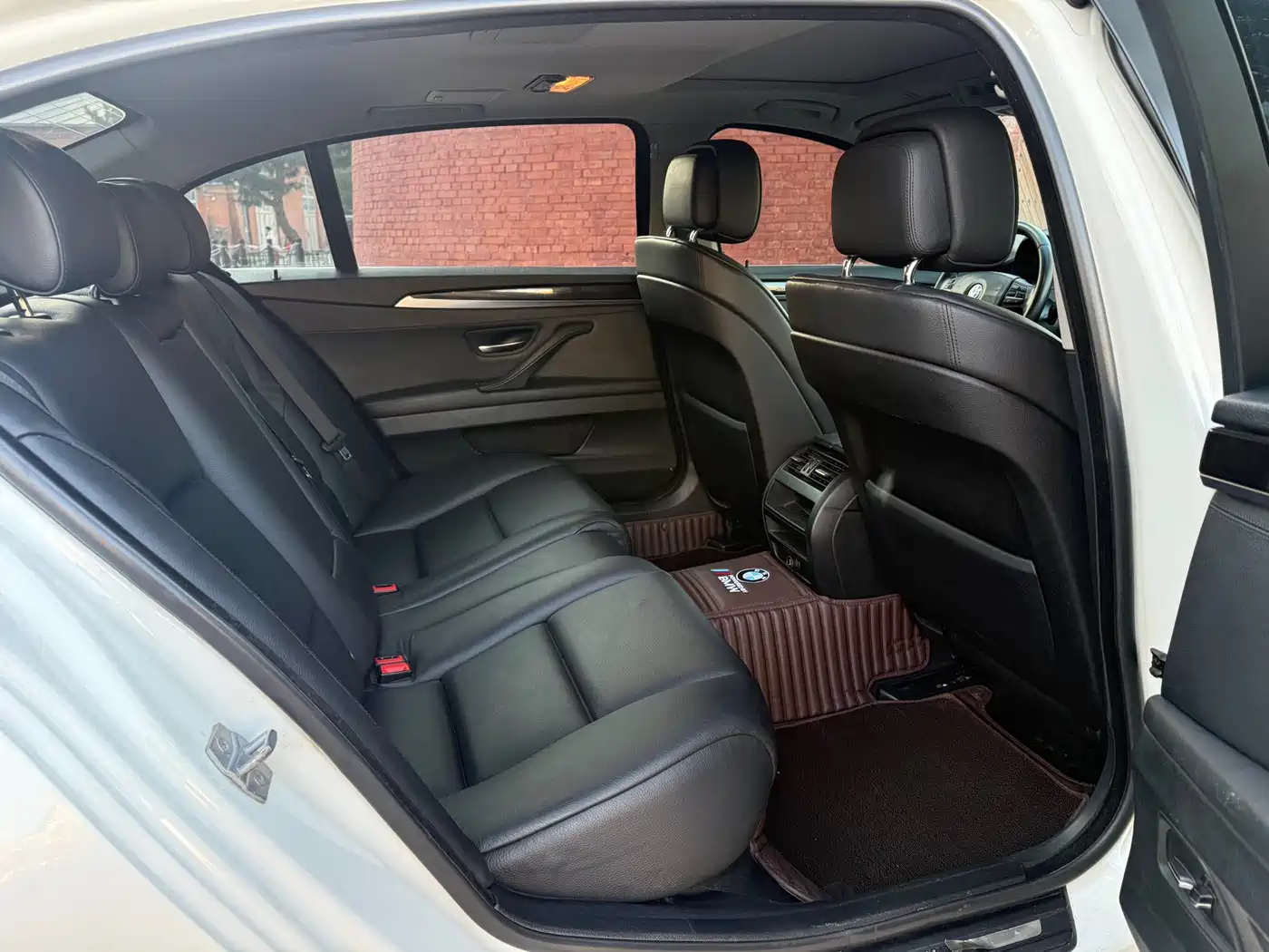 BMW 5 Series 2013 525Li Leadership фото 12
