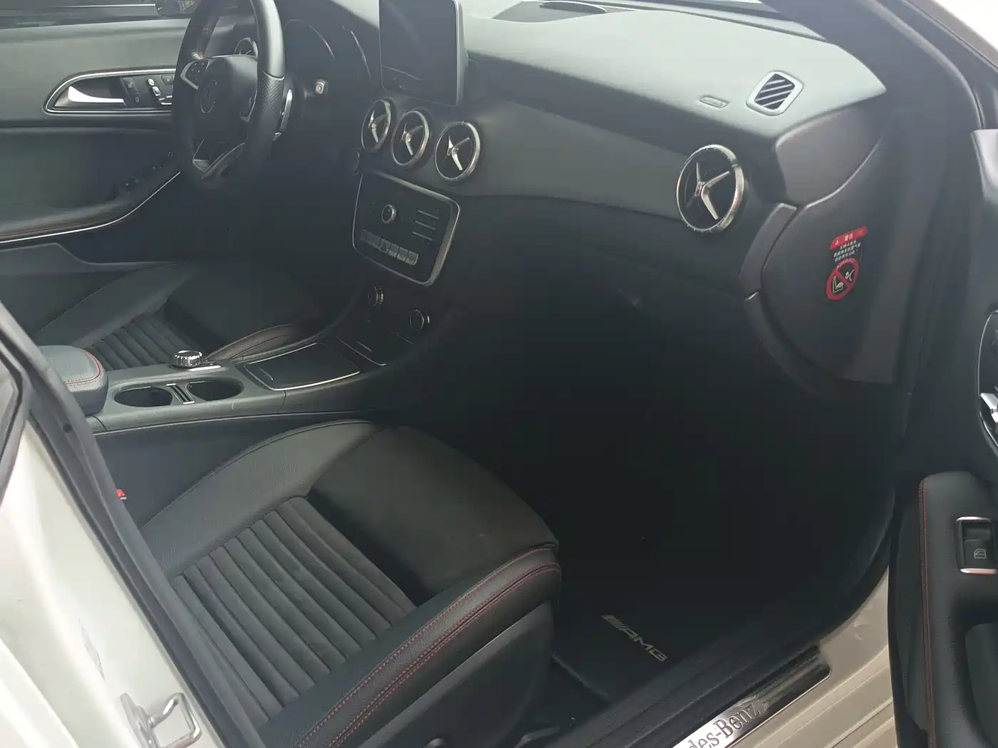 Mercedes-Benz CLA (Import) 2018 CLA 220 4MATIC фото 11