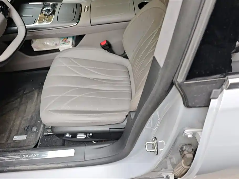 GEELY GALAXY GALAXY SPARKLE 8