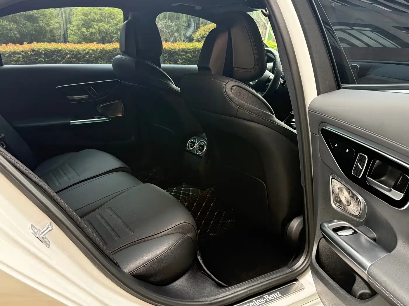Mercedes-Benz C-Class 2023 Facelift C 260 L Night Sport Edition фото 11