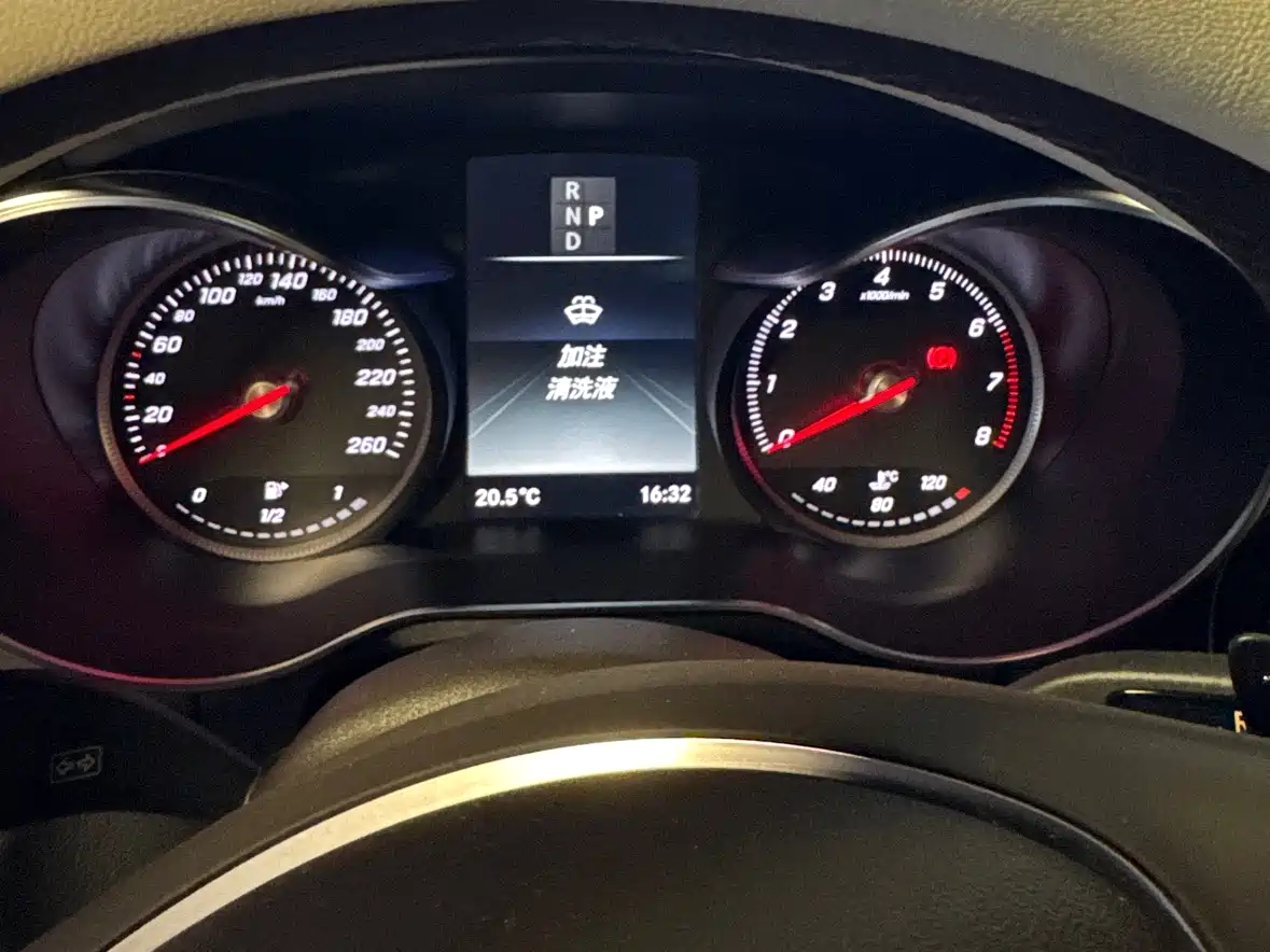 Mercedes-Benz GLC 2018 GLC 260 4MATIC Luxury фото 12