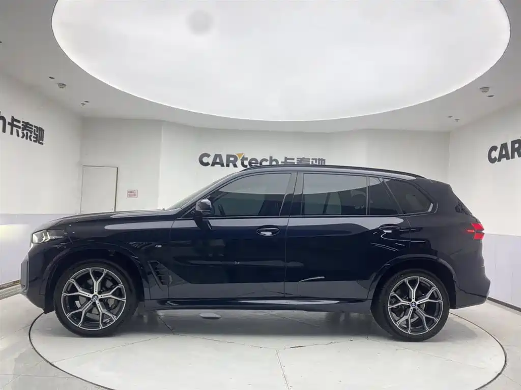 BMW X5 2023 xDrive 30Li Premium M Sport Black Night Package фото 8