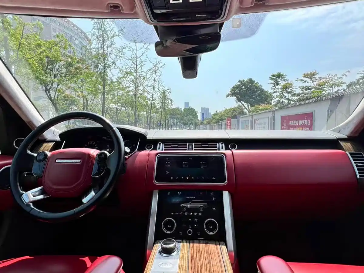 Land Rover Range Rover 2018 3.0 SC V6 Vogue Heritage Edition фото 10