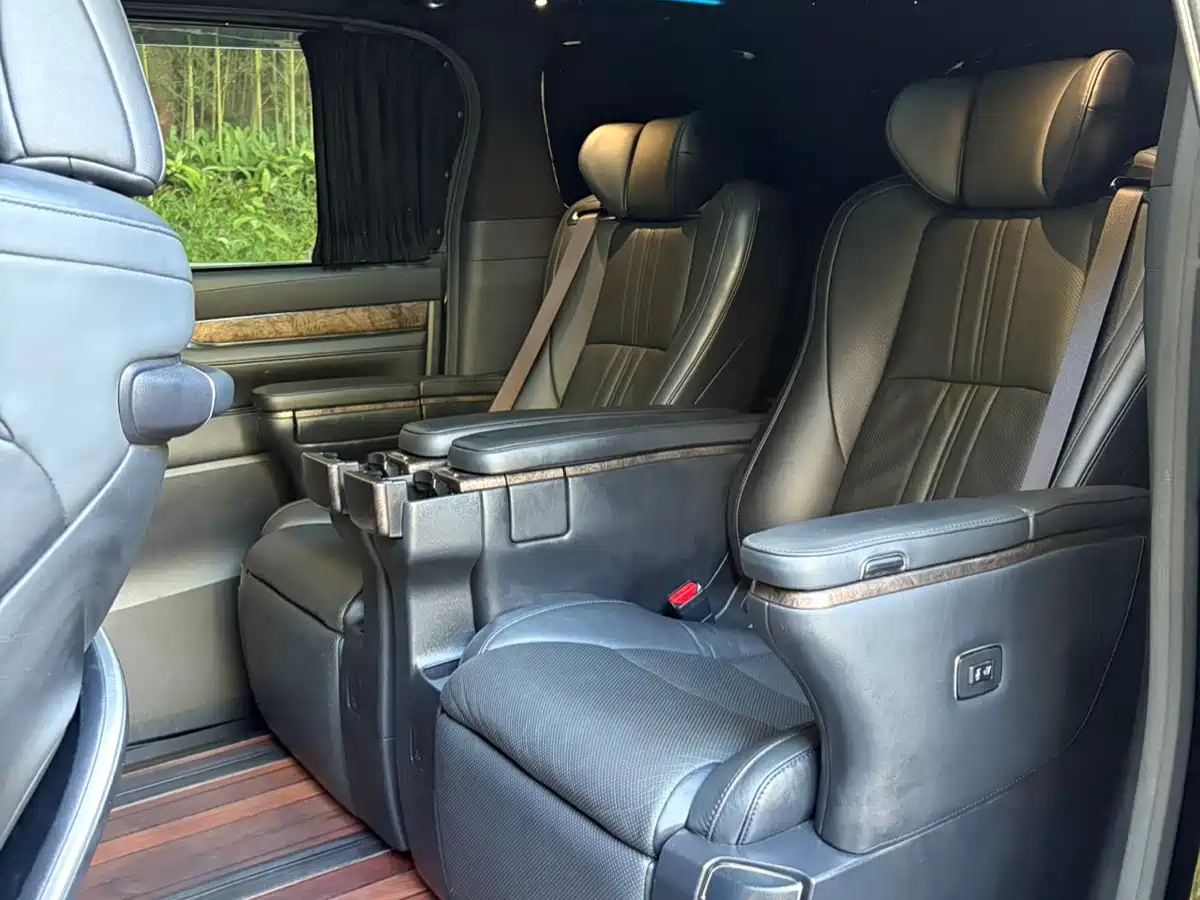 Toyota Alphard 2018 Facelift 3.5L Premium Edition фото 16