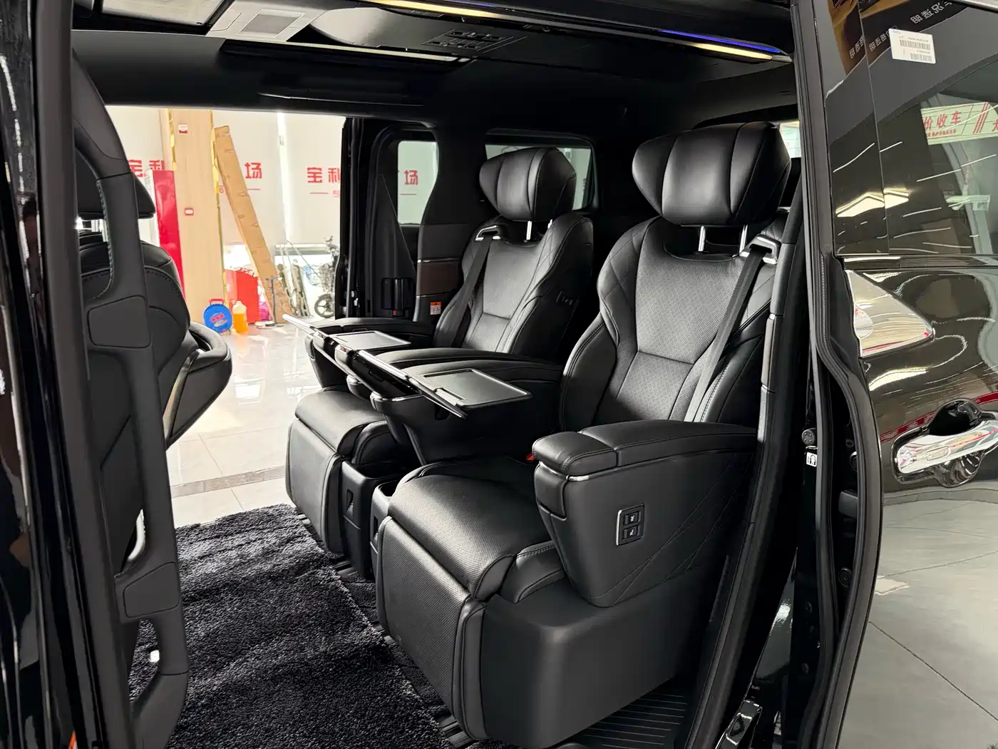 Toyota Vellfire 2024 Crown Hybrid 2.5L Executive Premium Edition фото 13