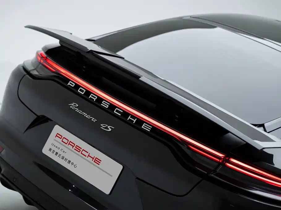 Фото 7 - Porsche Panamera