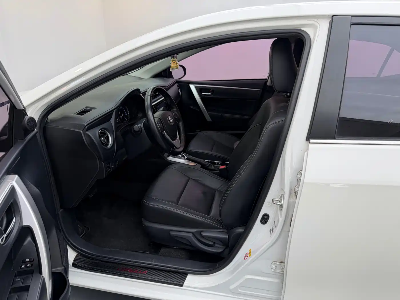 Toyota Corolla 2017 Facelift 1.2T S-CVT GL-i Leather Edition фото 10