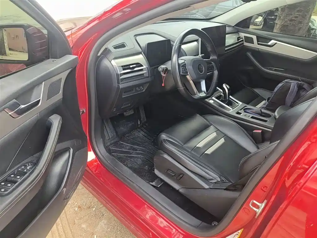 BYD Qin Pro 2018 1.5TI Automatic Smart Connected Premium Edition фото 15
