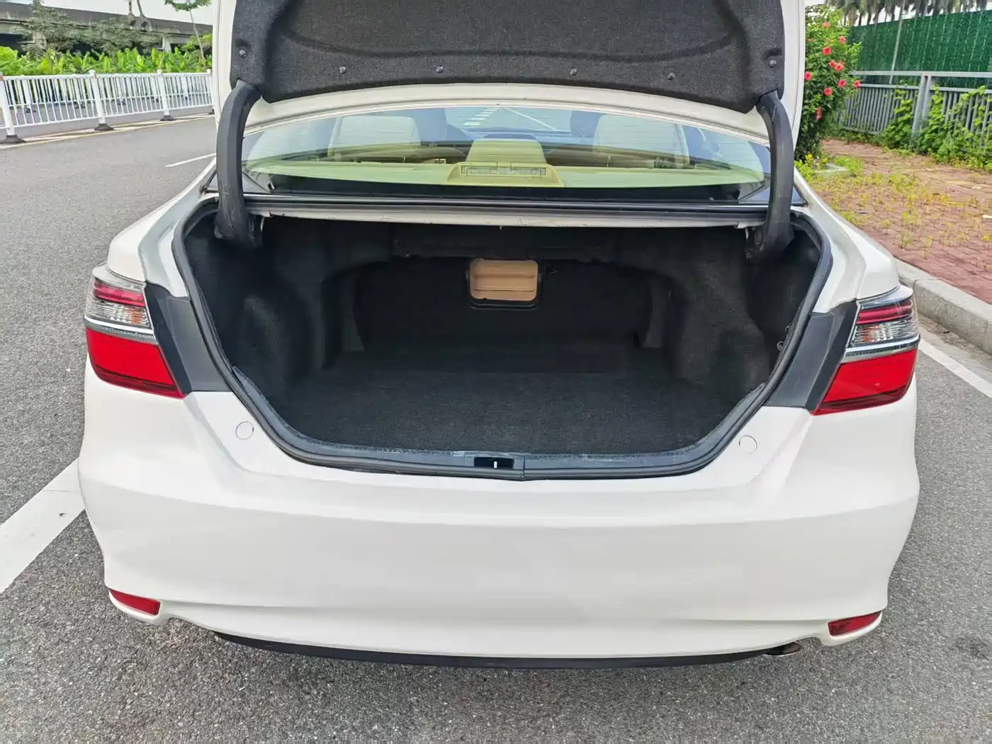 Toyota Camry 2015 2.0E Elite Edition фото 15