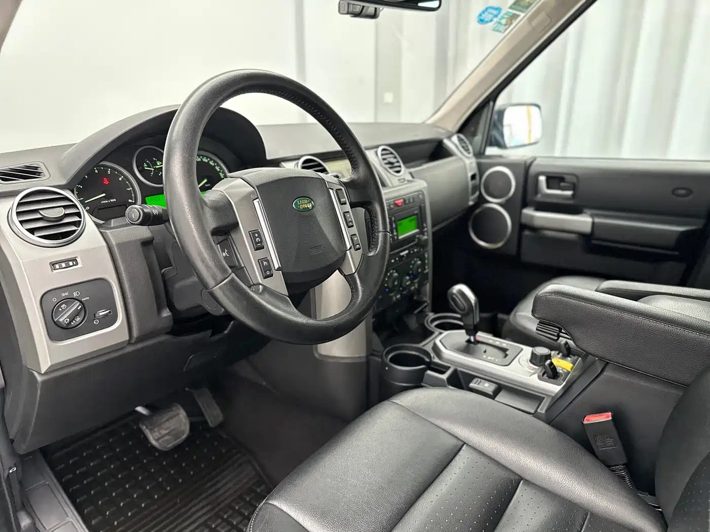 Land Rover Discovery 2005 Model 4.4 V8 HSE фото 18