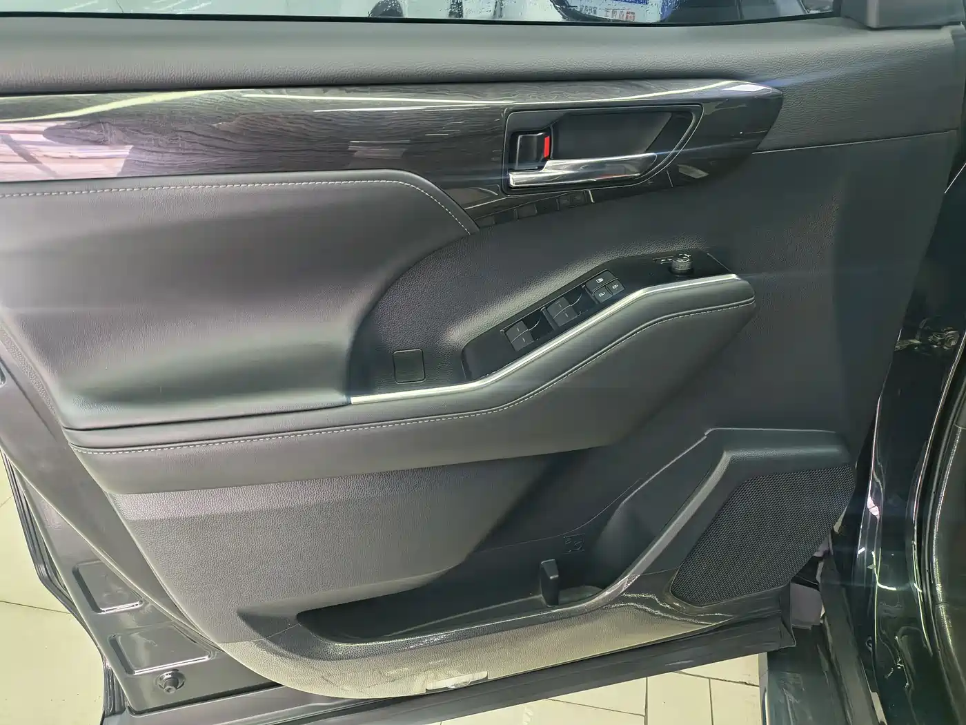 Toyota Crown Kluger 2022 2.0T 4WD Sporty Edition фото 7