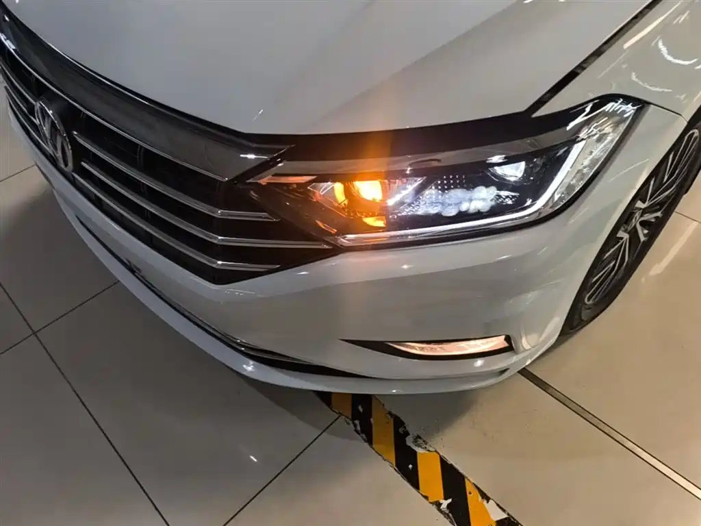 Volkswagen Sagitar 2021 200TSI DSG Comfort Smart Edition фото 15